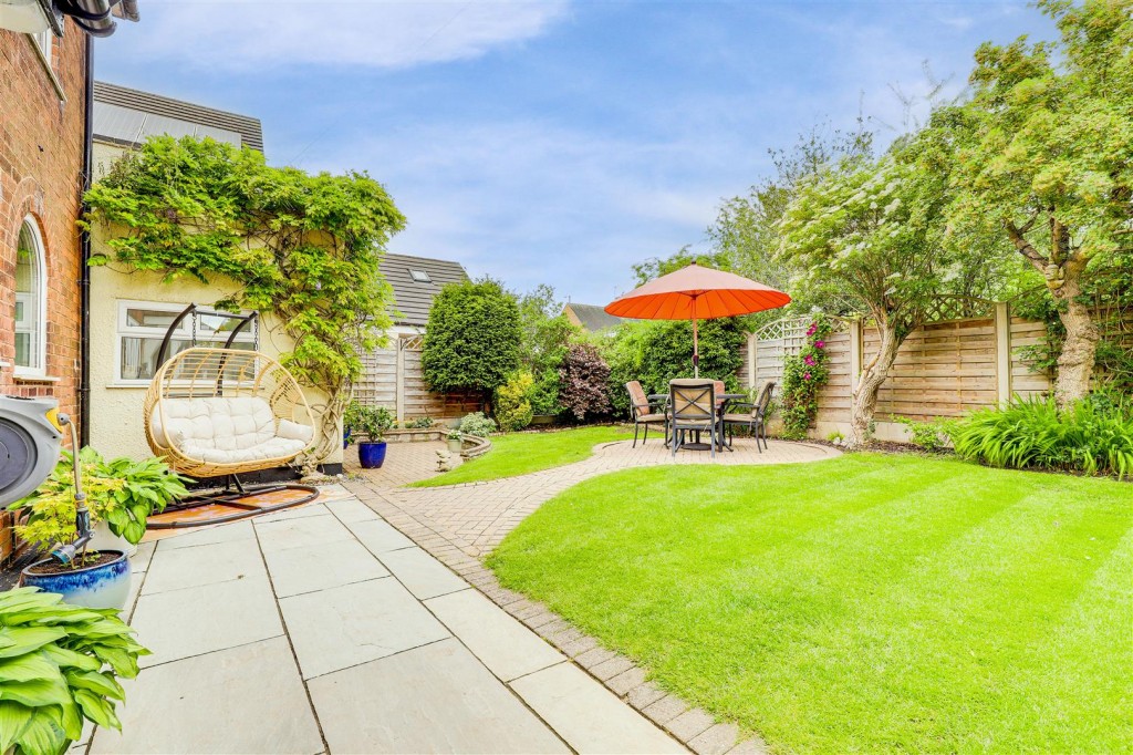 Trowell Road, Wollaton, Nottinghamshire, NG8 2DN