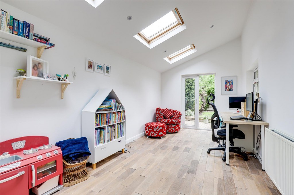 Trowell Road, Wollaton, Nottinghamshire, NG8 2DN