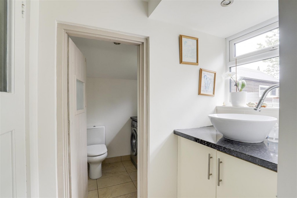 Greythorn Drive, West Bridgford, Nottinghamshire, NG2 7GB