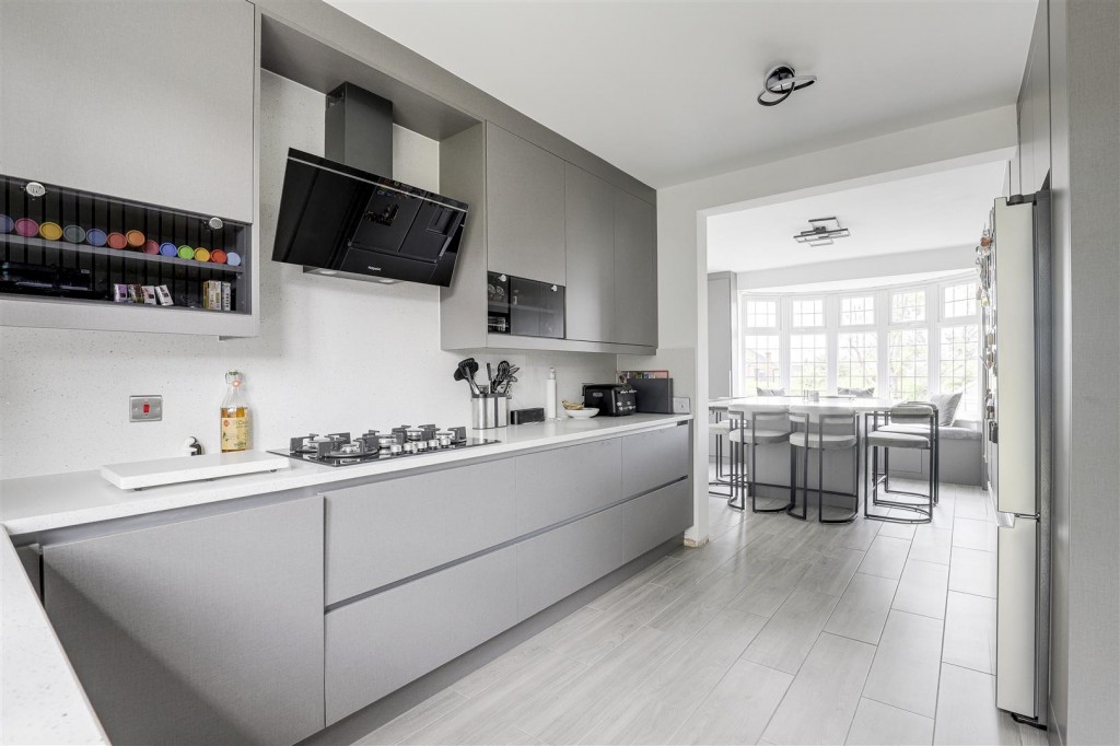 Greythorn Drive, West Bridgford, Nottinghamshire, NG2 7GB