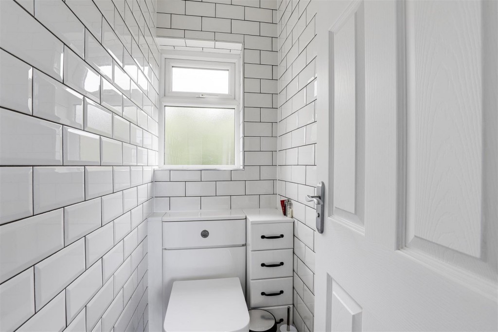 Greythorn Drive, West Bridgford, Nottinghamshire, NG2 7GB