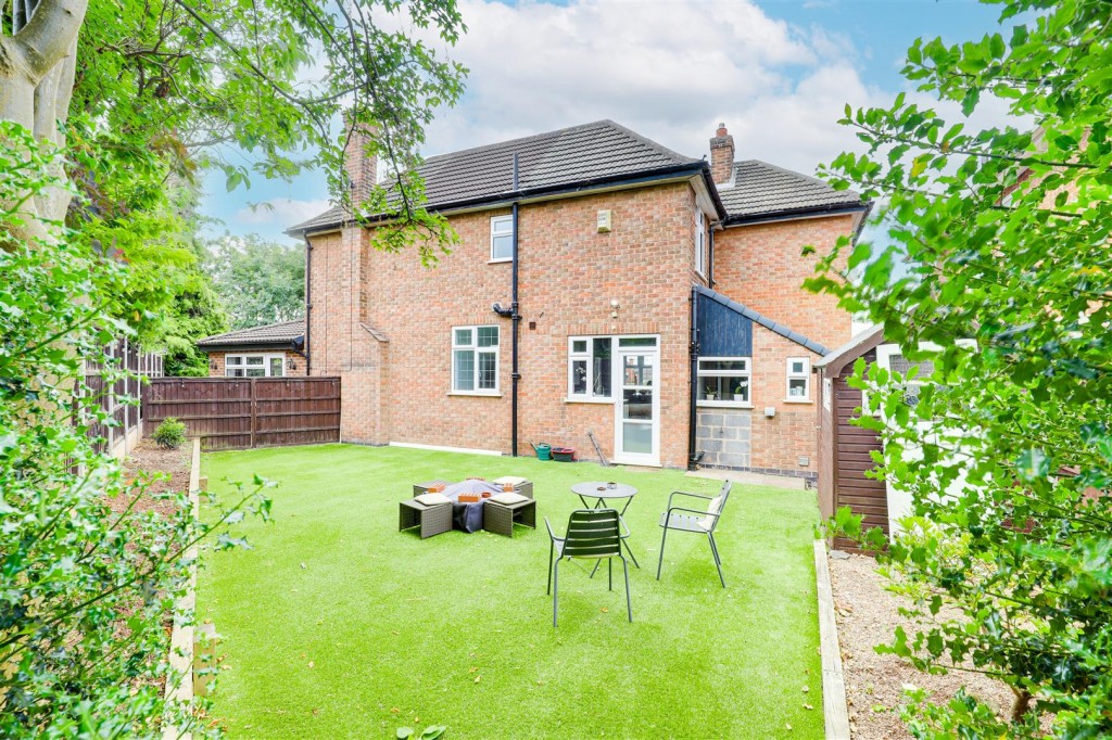 Greythorn Drive, West Bridgford, Nottinghamshire, NG2 7GB