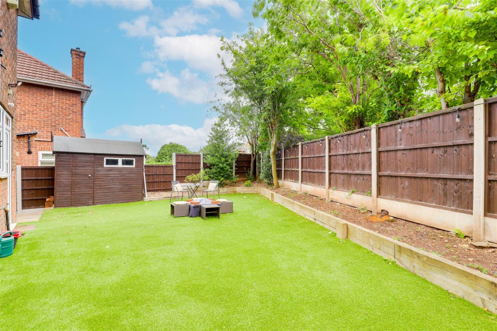 Greythorn Drive, West Bridgford, Nottinghamshire, NG2 7GB