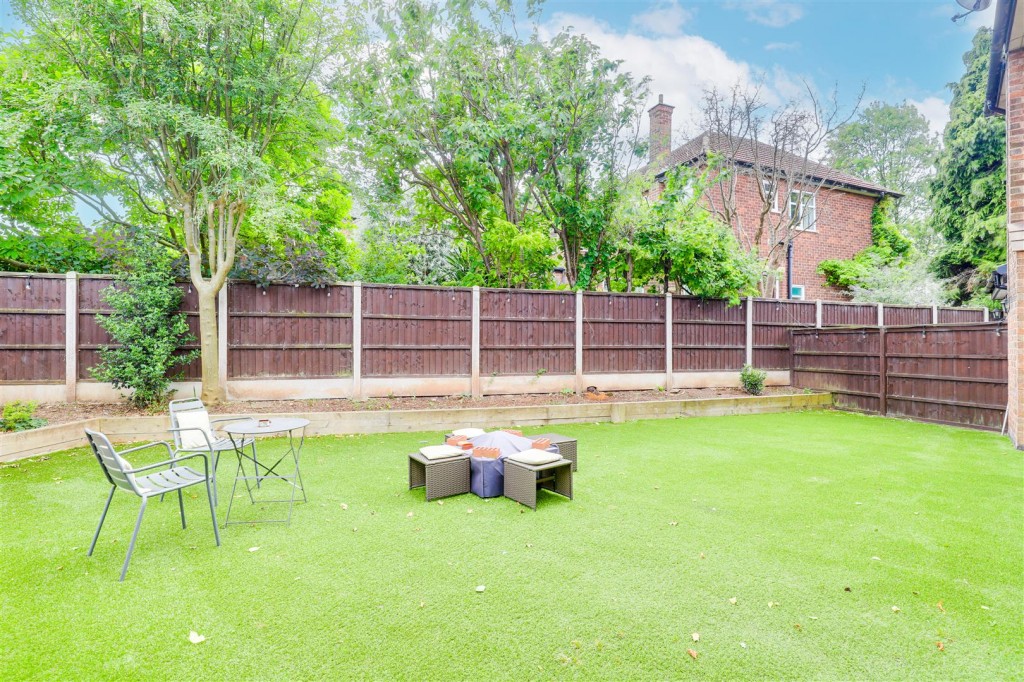 Greythorn Drive, West Bridgford, Nottinghamshire, NG2 7GB