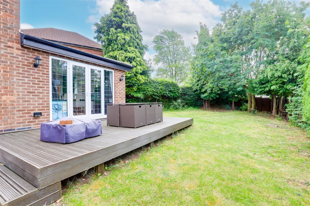 Greythorn Drive, West Bridgford, Nottinghamshire, NG2 7GB