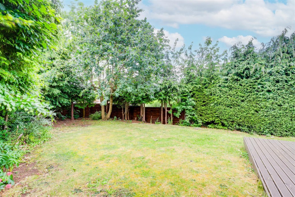 Greythorn Drive, West Bridgford, Nottinghamshire, NG2 7GB