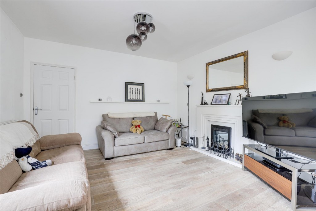 Greythorn Drive, West Bridgford, Nottinghamshire, NG2 7GB