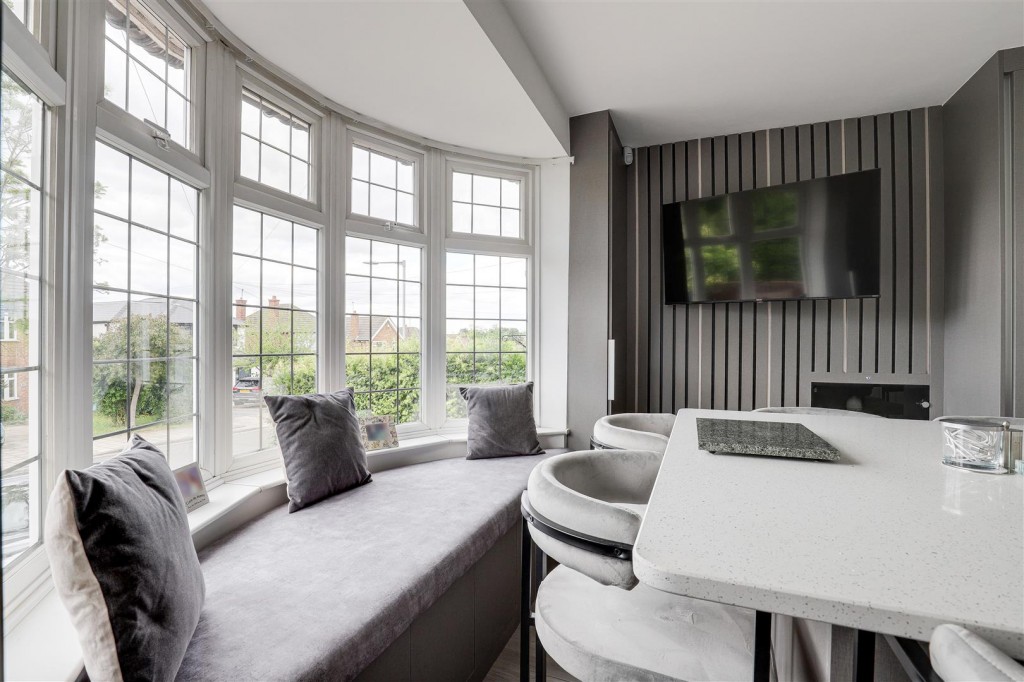 Greythorn Drive, West Bridgford, Nottinghamshire, NG2 7GB