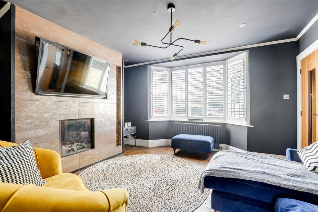 Ruddington Lane, Wilford, Nottinghamshire, NG11 7DB