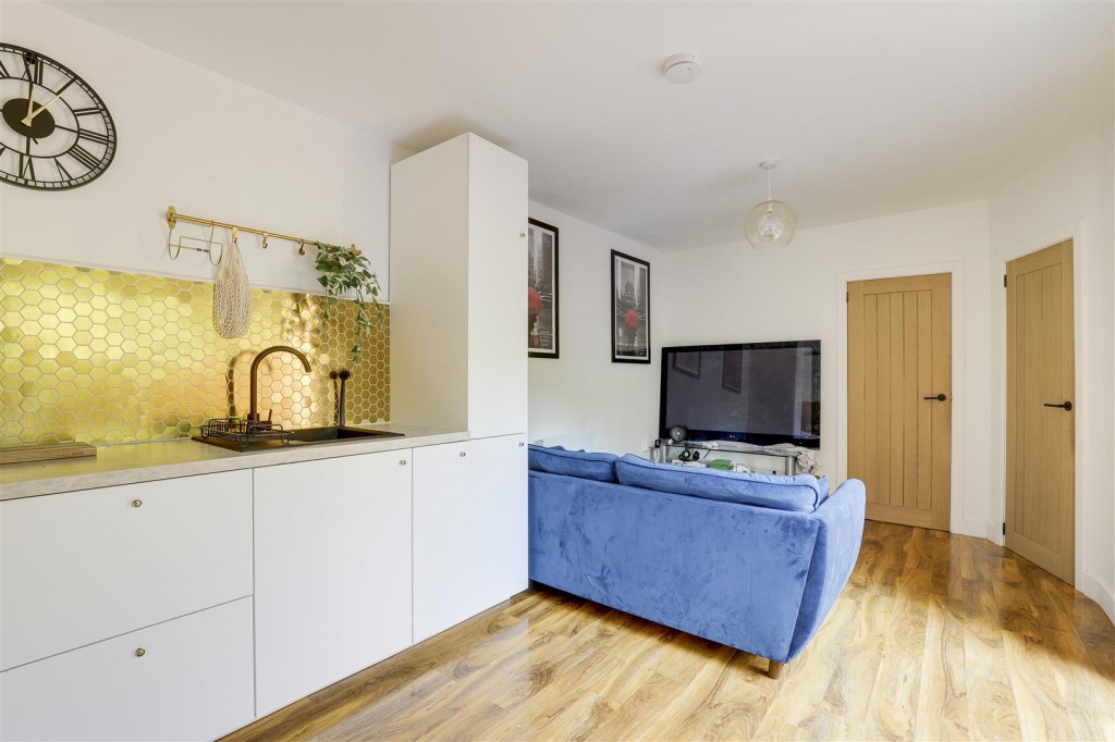Ruddington Lane, Wilford, Nottinghamshire, NG11 7DB