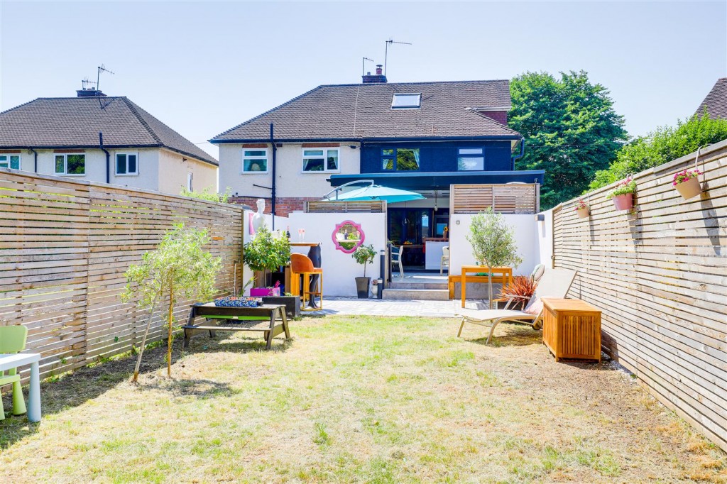 Ruddington Lane, Wilford, Nottinghamshire, NG11 7DB