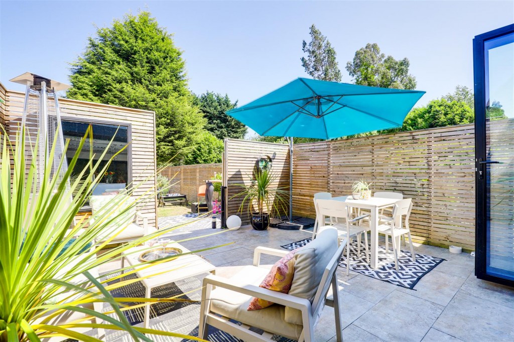 Ruddington Lane, Wilford, Nottinghamshire, NG11 7DB