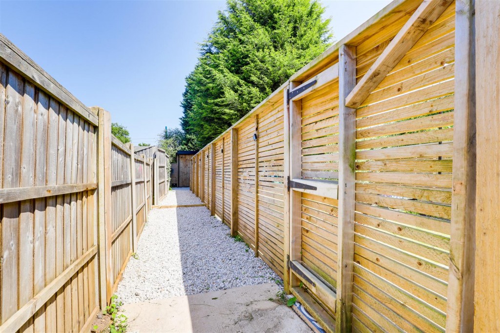 Ruddington Lane, Wilford, Nottinghamshire, NG11 7DB