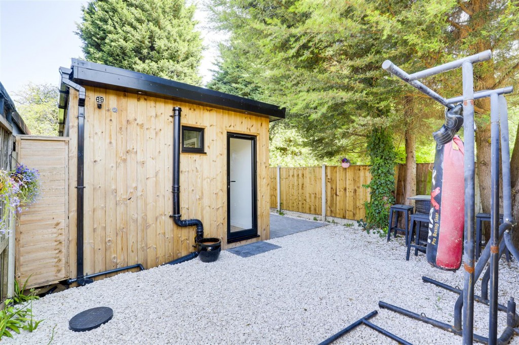 Ruddington Lane, Wilford, Nottinghamshire, NG11 7DB