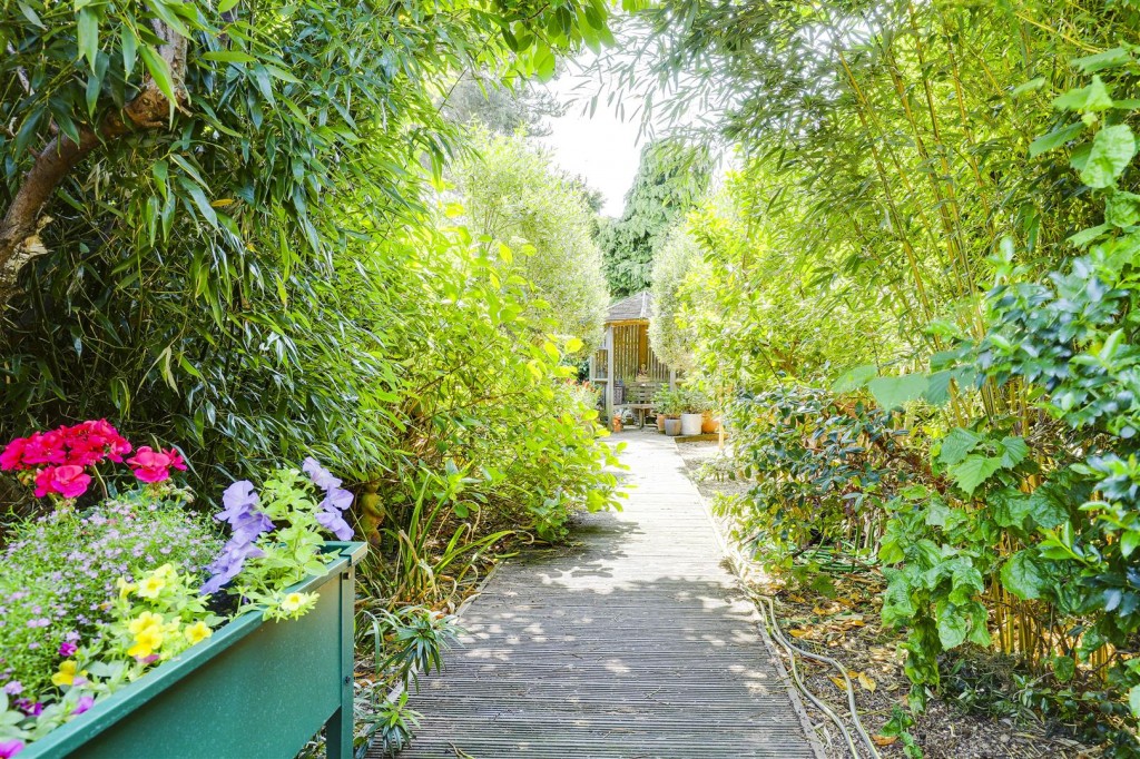 Charnwood Avenue, Long Eaton, Derbyshire, NG10 2HB