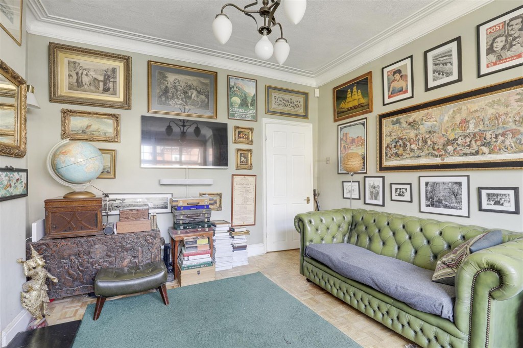 Charnwood Avenue, Long Eaton, Derbyshire, NG10 2HB