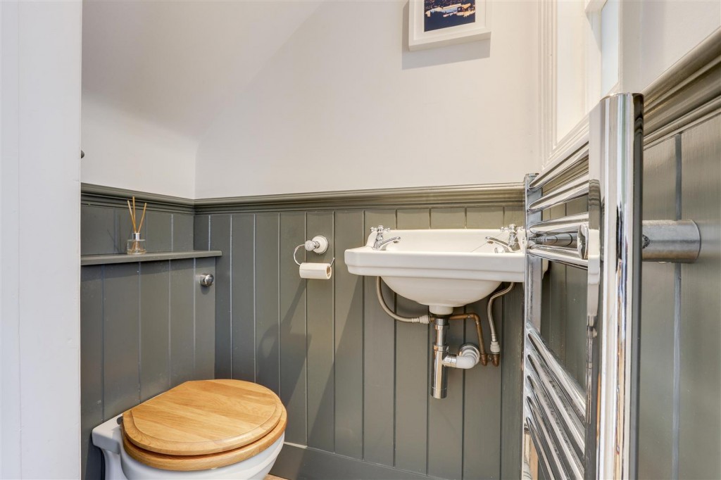 Great Northern Cottages, Hucknall, Nottinghamshire, NG15 8AD