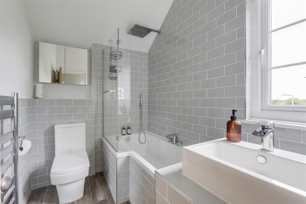 Great Northern Cottages, Hucknall, Nottinghamshire, NG15 8AD