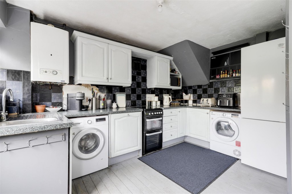 County Road, Gedling, Nottinghamshire, NG4 4JL