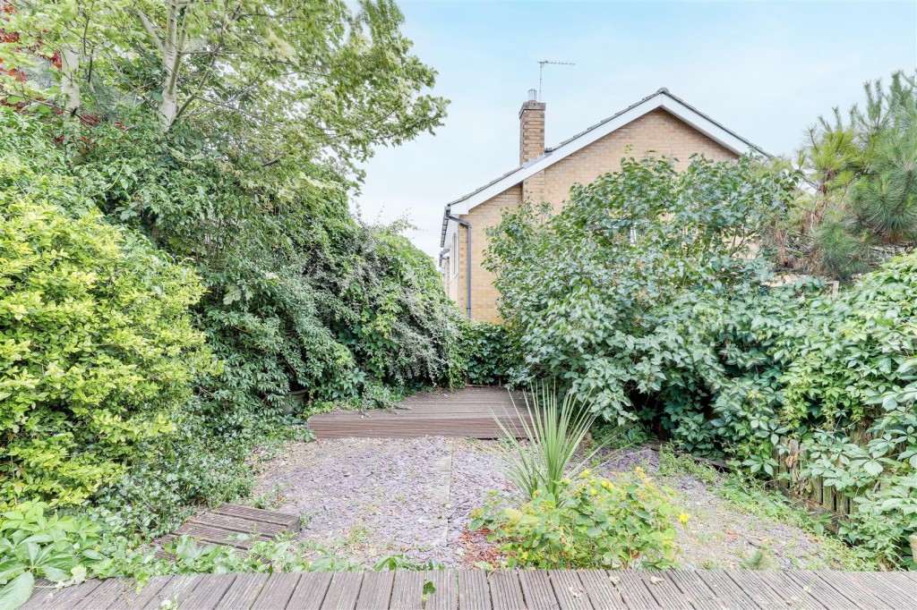 County Road, Gedling, Nottinghamshire, NG4 4JL
