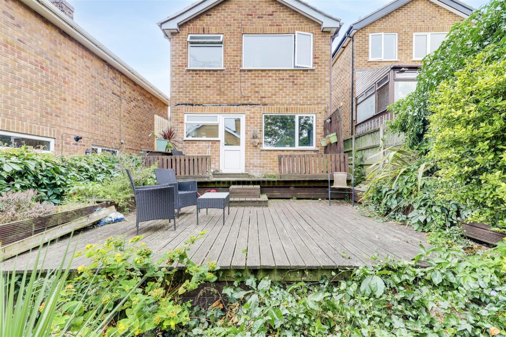 County Road, Gedling, Nottinghamshire, NG4 4JL