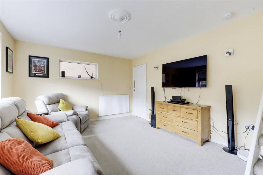 County Road, Gedling, Nottinghamshire, NG4 4JL