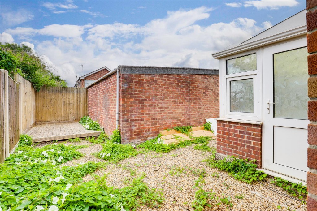 Rushcliffe Avenue, Carlton, Nottinghamshire, NG4 1RQ
