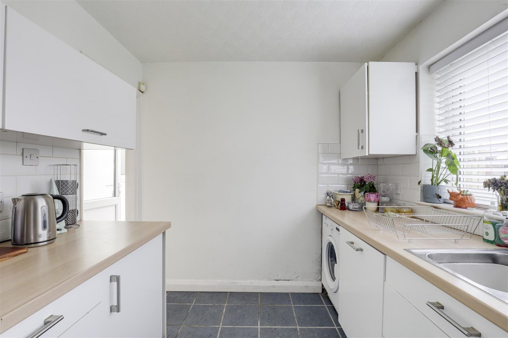 Rushcliffe Avenue, Carlton, Nottinghamshire, NG4 1RQ