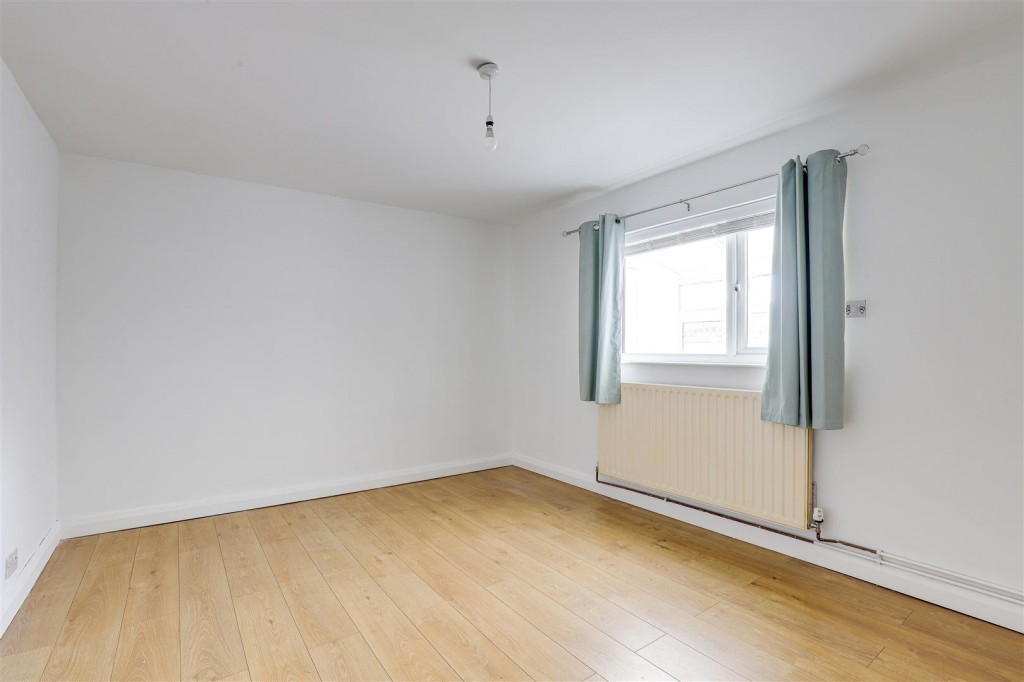 Rushcliffe Avenue, Carlton, Nottinghamshire, NG4 1RQ