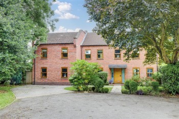 Private Road, Mapperley Park Borders, Nottinghamshire, NG5 4DD