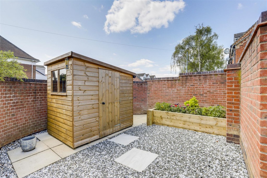 Watnall Road, Hucknall, Nottingham, NG15 6FQ