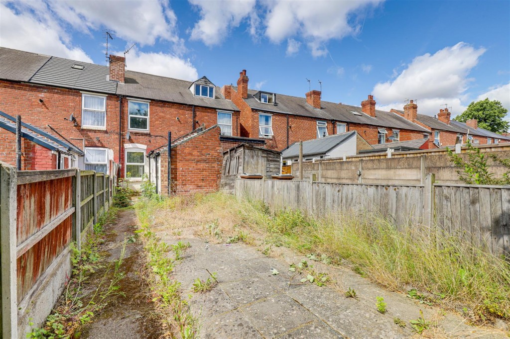 Vernon Road, Basford, Nottinghamshire, NG6 0AT