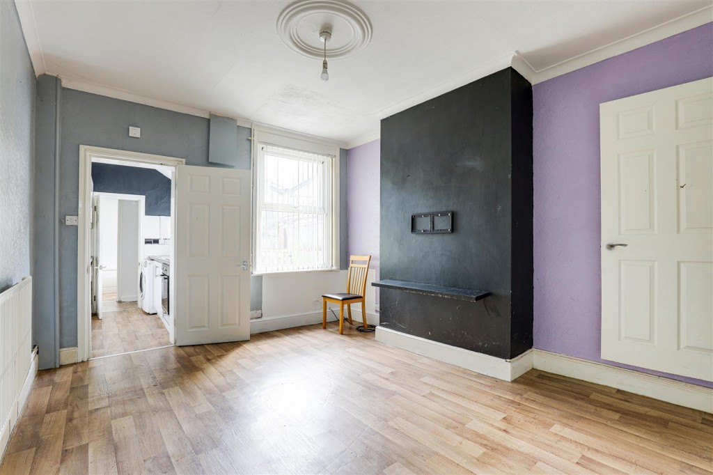 Vernon Road, Basford, Nottinghamshire, NG6 0AT