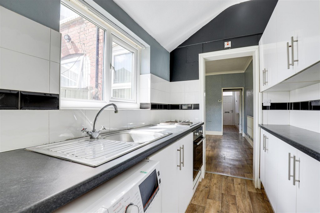 Vernon Road, Basford, Nottinghamshire, NG6 0AT