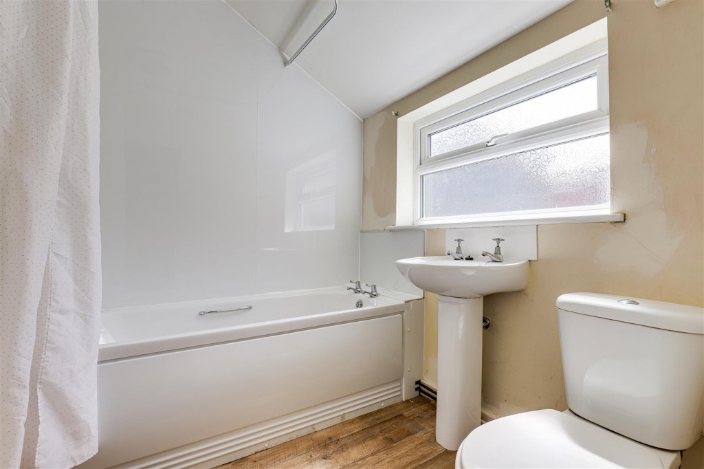 Vernon Road, Basford, Nottinghamshire, NG6 0AT