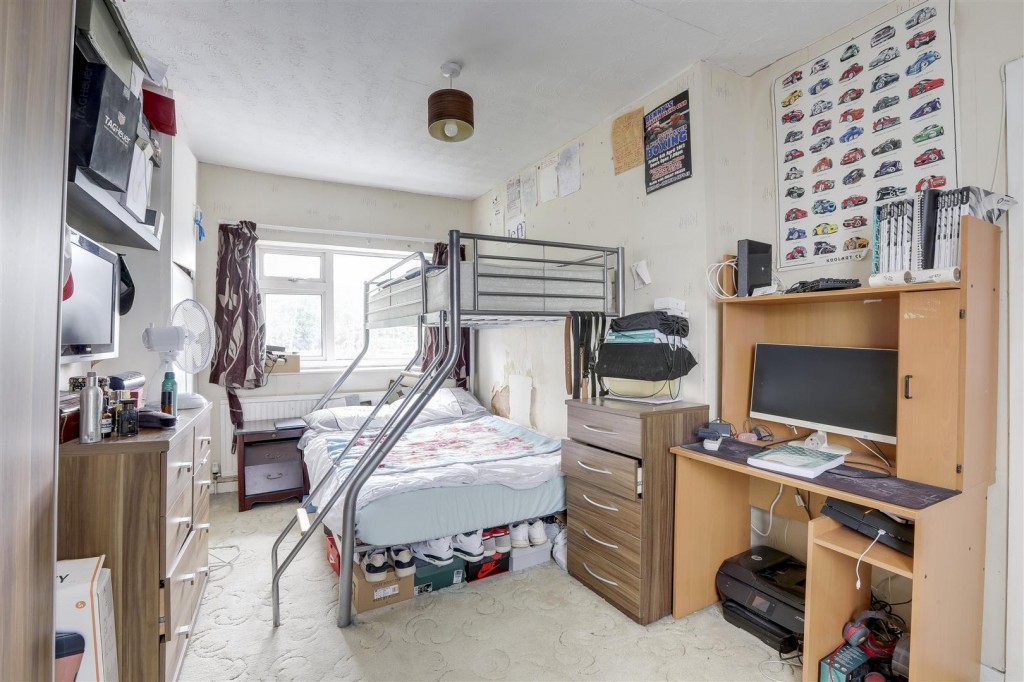 Broad Walk, Nottingham, Nottinghamshire, NG6 0LL