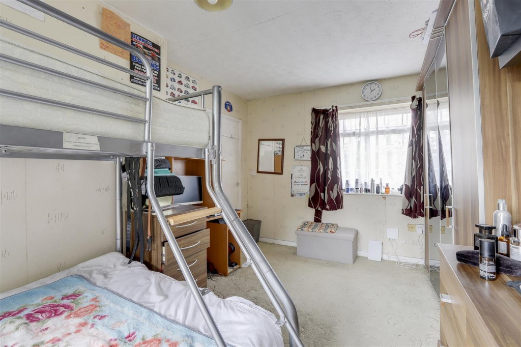 Broad Walk, Nottingham, Nottinghamshire, NG6 0LL