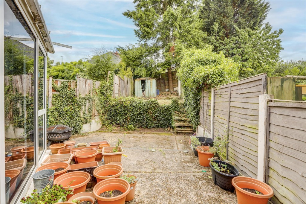 Broad Walk, Nottingham, Nottinghamshire, NG6 0LL