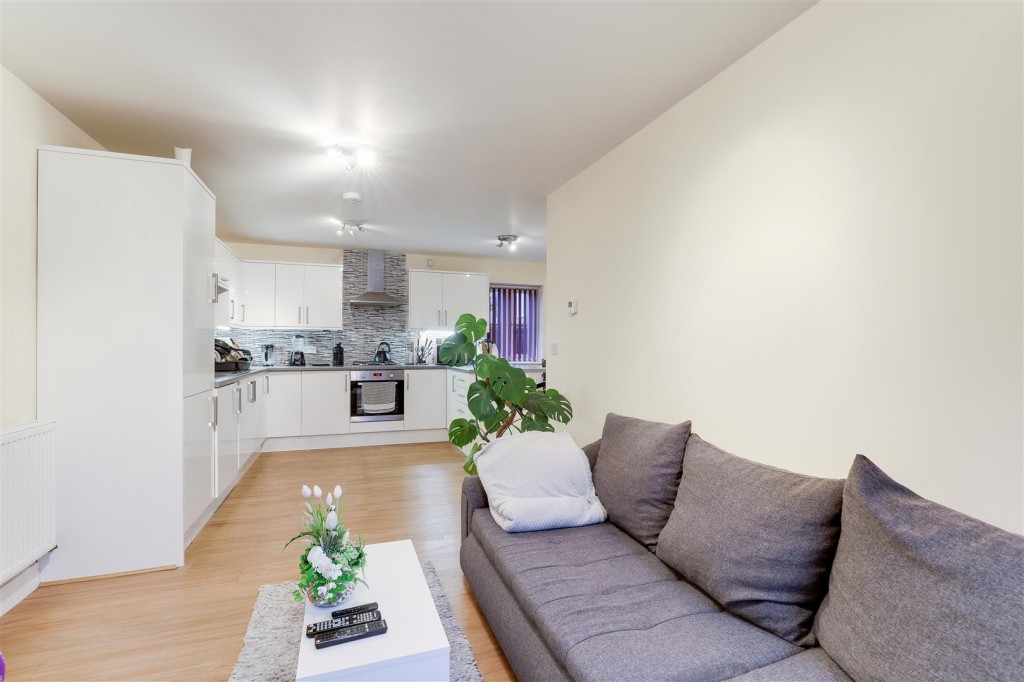 Sherbrook Road, Daybrook, Nottingham, NG5 6AT