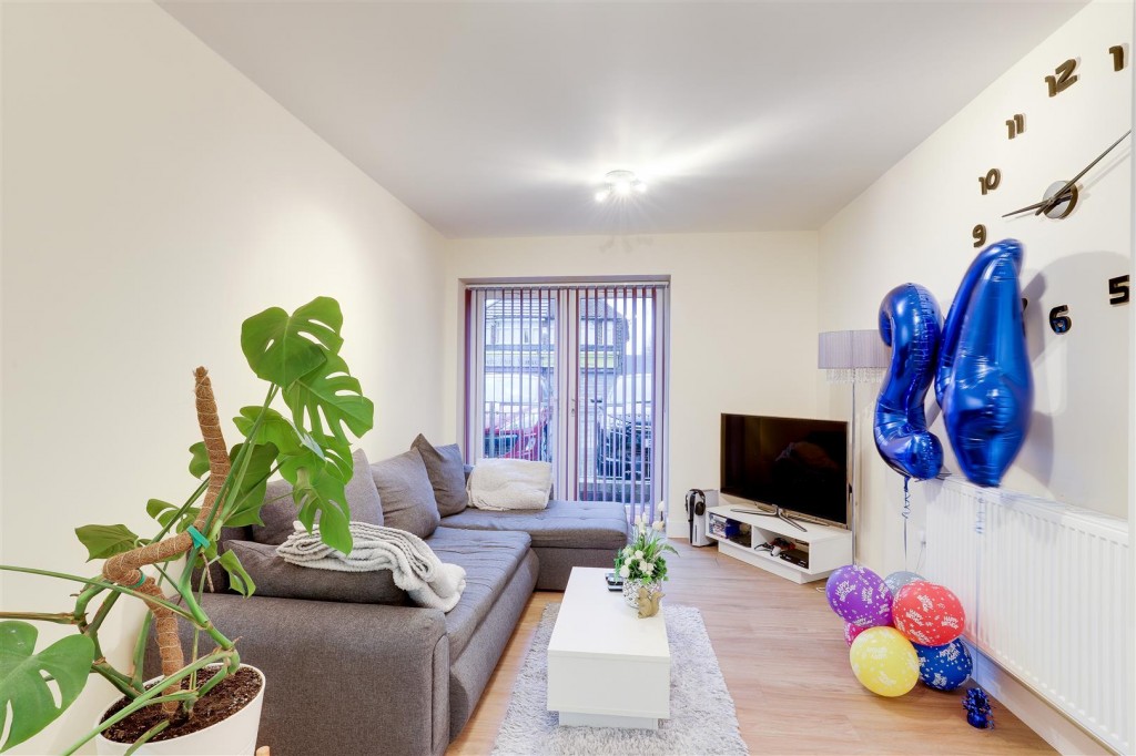 Sherbrook Road, Daybrook, Nottingham, NG5 6AT