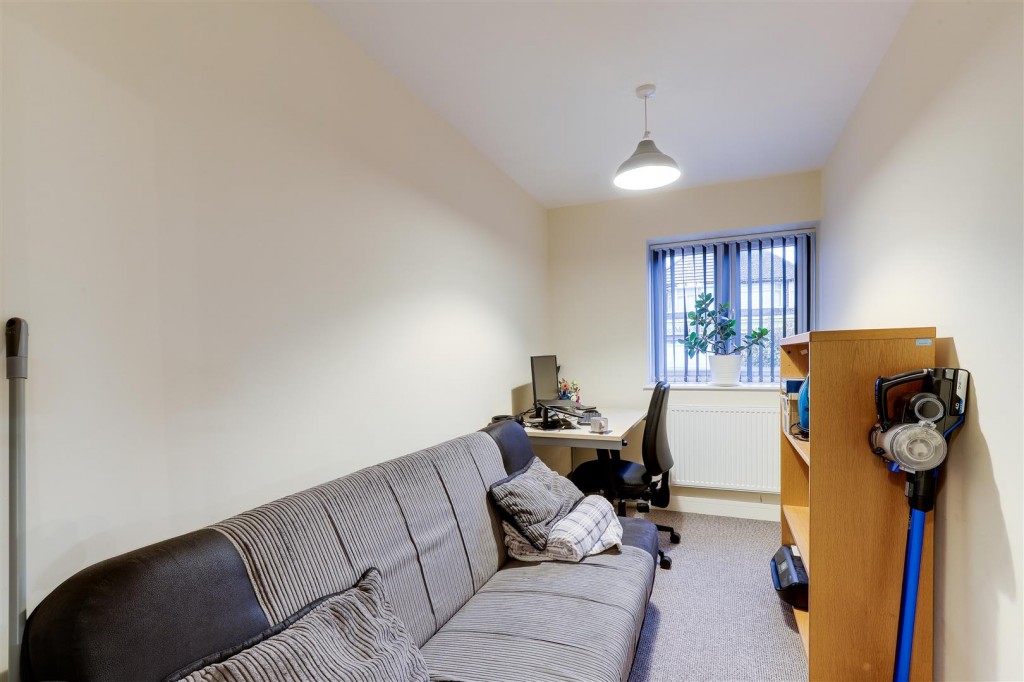 Sherbrook Road, Daybrook, Nottingham, NG5 6AT