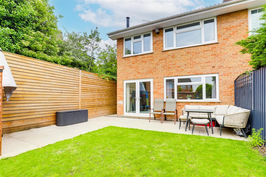 Lorne Grove, Radcliffe-On-Trent, Nottinghamshire, NG12 2FX