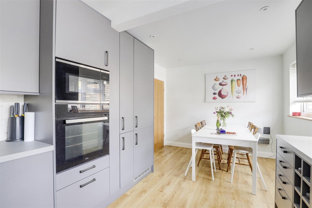 Lorne Grove, Radcliffe-On-Trent, Nottinghamshire, NG12 2FX