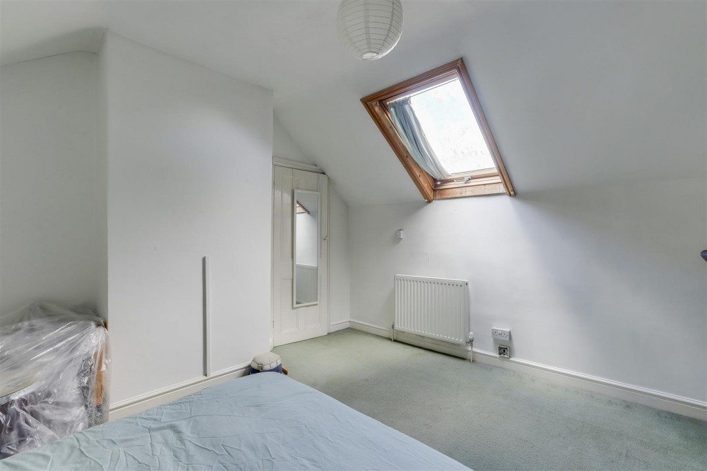 Carlingford Road, Hucknall, Nottinghamshire, NG15 7AE