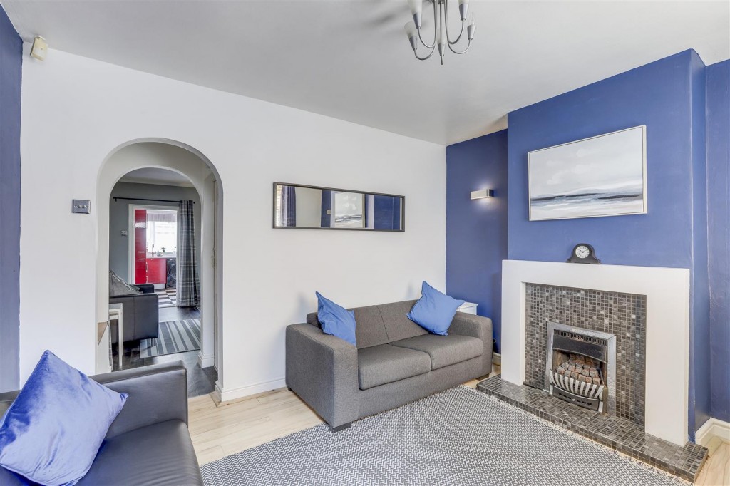 Carlingford Road, Hucknall, Nottinghamshire, NG15 7AE