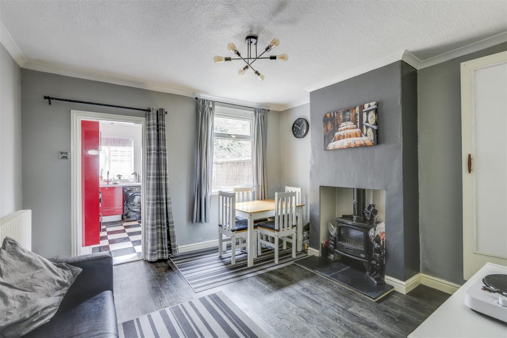 Carlingford Road, Hucknall, Nottinghamshire, NG15 7AE
