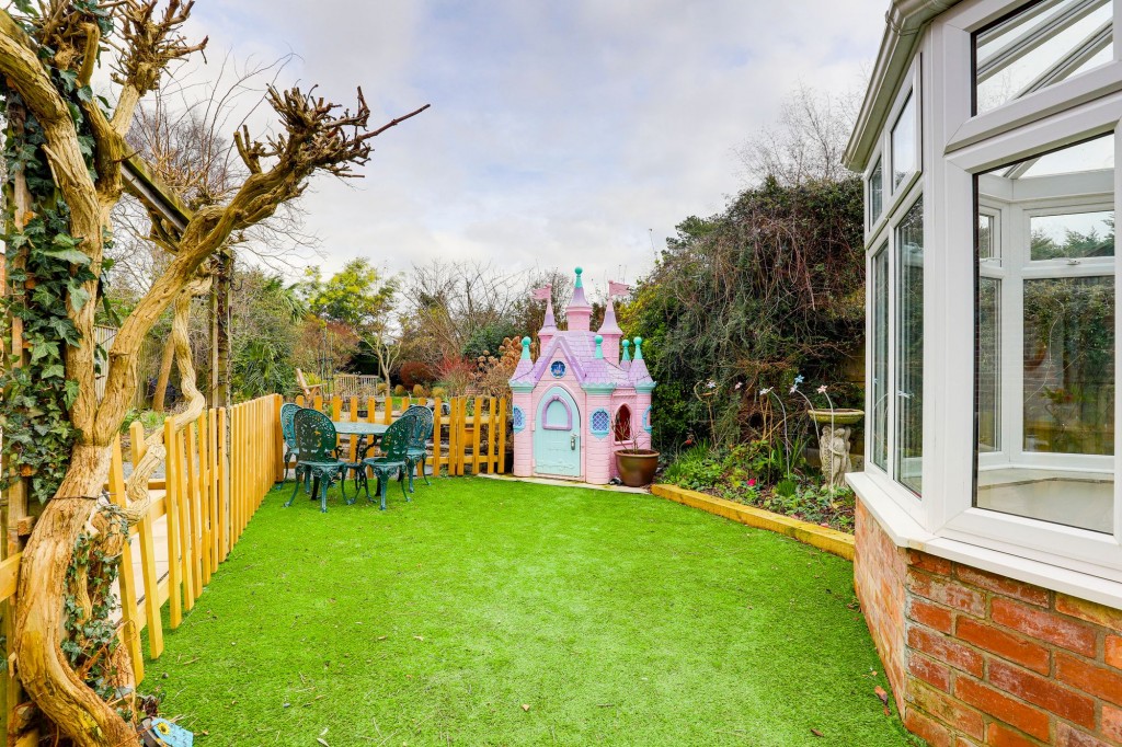 Grandfield Avenue, Radcliffe-On-Trent, NG12