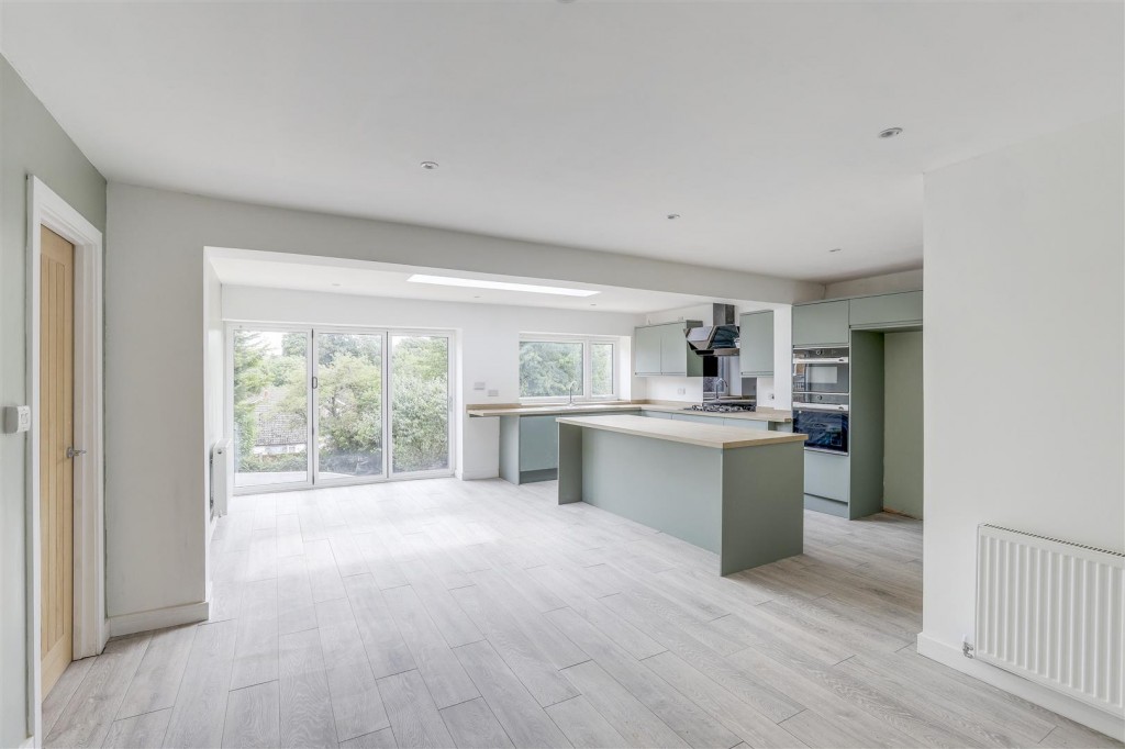 Cokefield Avenue, Nuthall, Nottinghamshire, NG16 1AU