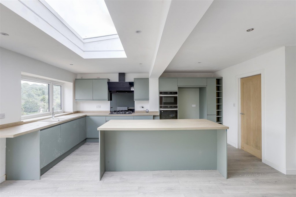 Cokefield Avenue, Nuthall, Nottinghamshire, NG16 1AU