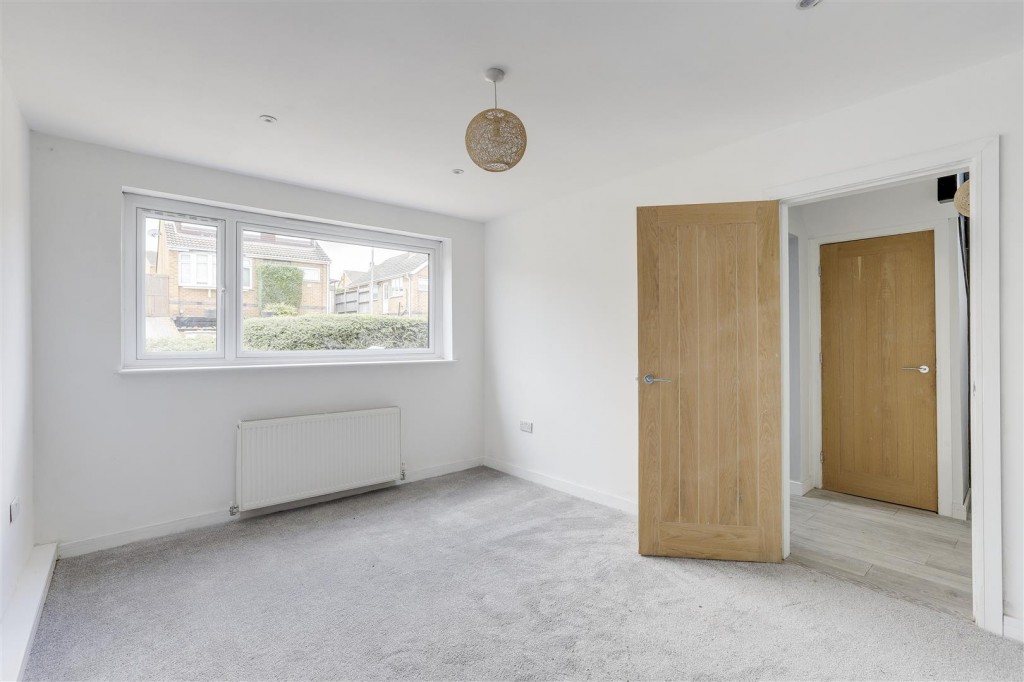 Cokefield Avenue, Nuthall, Nottinghamshire, NG16 1AU